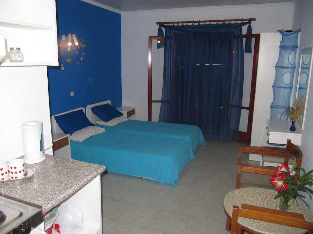 Milka Studios Barbati Habitación foto